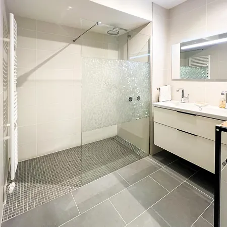 Luxueux T4 Vue Avec Jardin Prive *